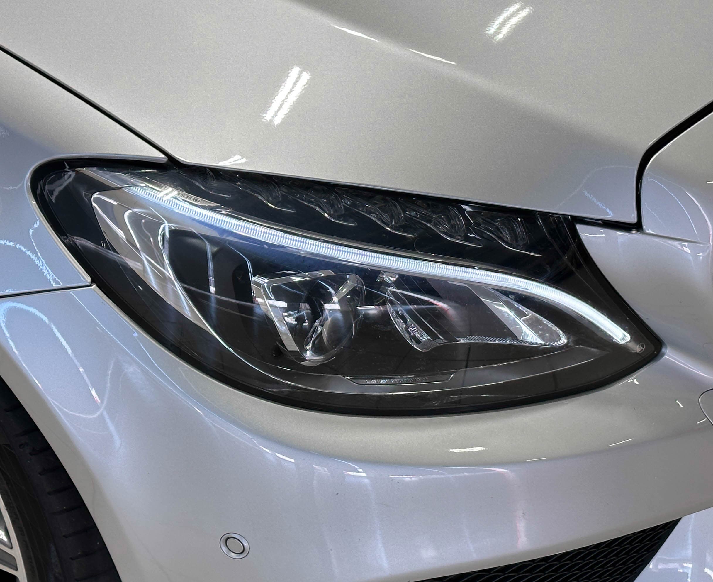 Mercedes-Benz C 180 AMG - 4